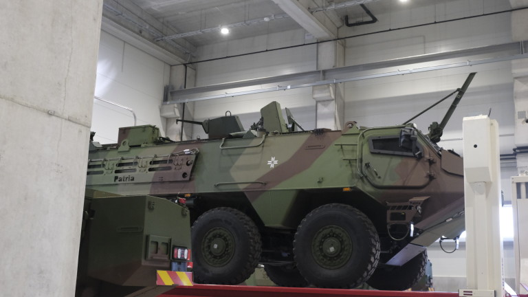 Правителството на Латвия дава 42 бронетранспортьора Patria 6×6 на Киев