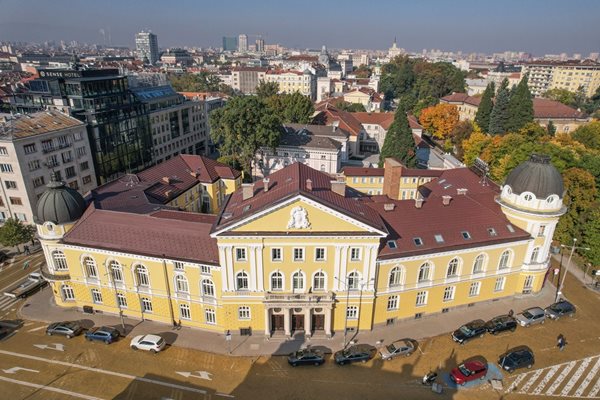 БАН: Нужно е индексиране на заплатите на учените, има риск от демотивация