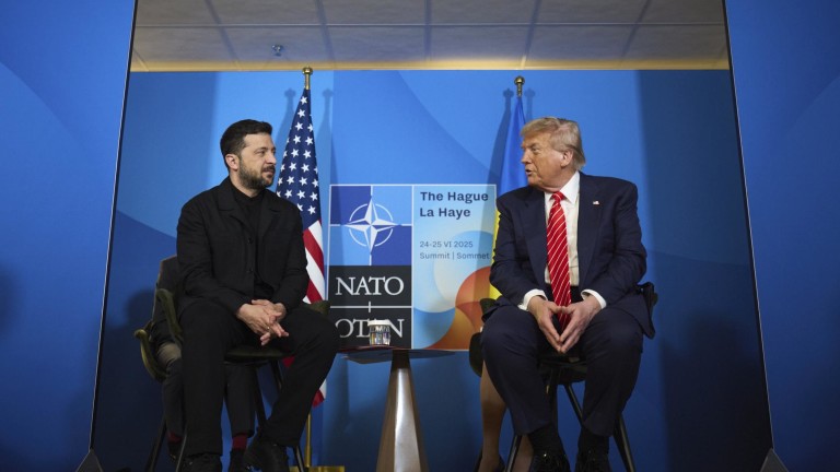 Зеленски пита Тръмп по телефона за спрените оръжия