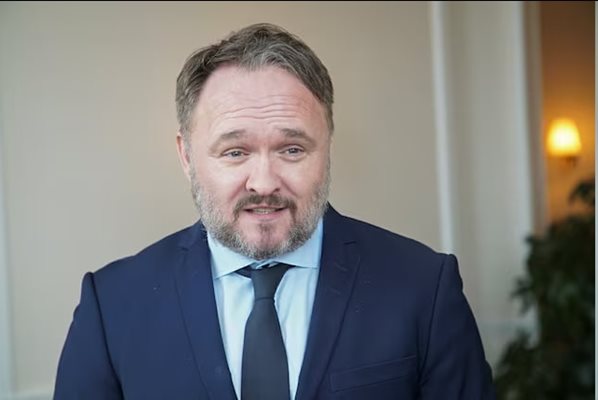 Еврокомисарят по енергийните въпроси: Обещахме на Зеленски оръжие и енергия