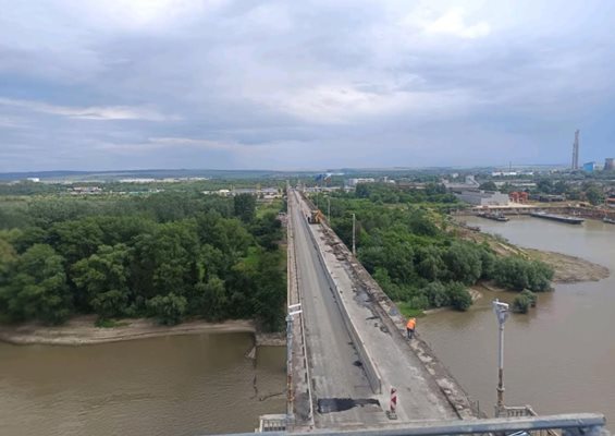 Ново трасе за камиони отварят на Дунав мост край Русе