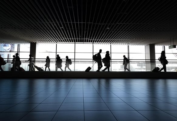 Летището в Будапеща възобнови дейността си след временно спиране заради буря