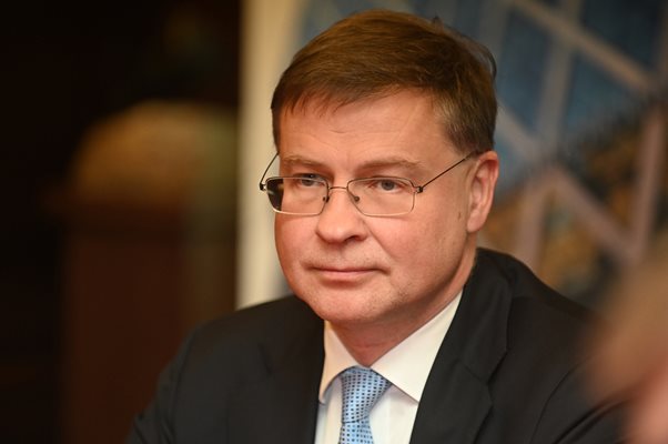 Валдис Домбровскис: Днес е исторически ден за България и ще направи еврозоната по-силна