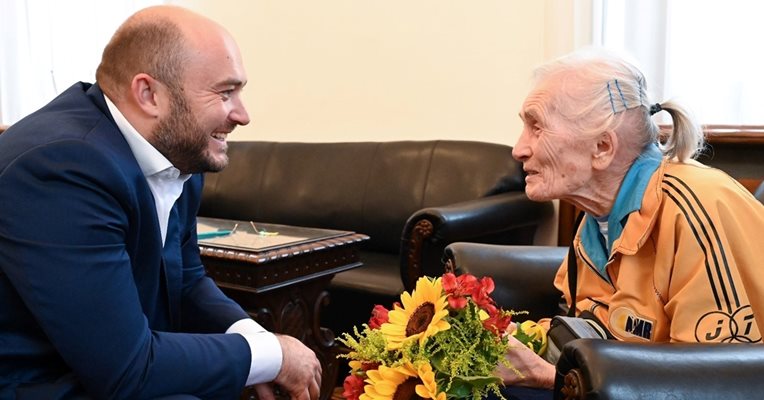 Окончателно: Янка Ушколова запазва жилището си след решение на ВКС