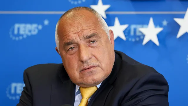 Борисов отвърна на Радев за чувалите на „Хемус“ и го закопа: „Обединителят“ се превърна в партиен лидер!