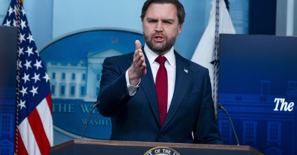 Ванс гледаше отдалеч: липсваше при обявяването за Венецуела