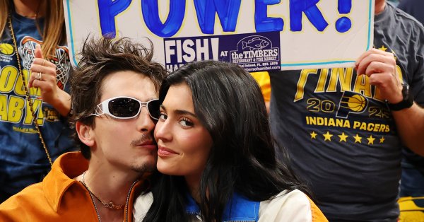 Тимъти Шаламе планирал публичното признание към Кайли Дженър